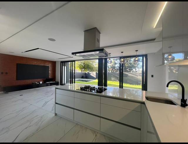4 BEDROOM APARTMENT FOR SALE IN BROADACRES